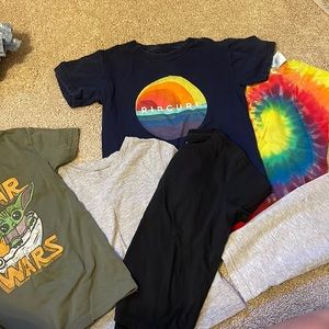 8 shirts and 8 bottoms for size 5 boy